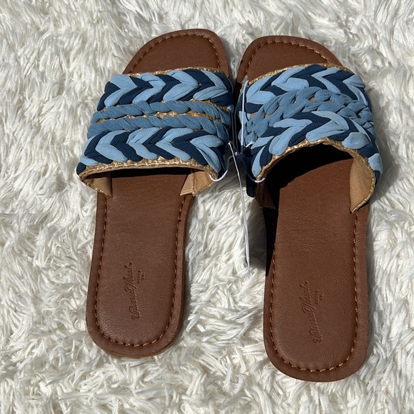 Universal Thread Size 6.5 Women’s Blue/Eve Slip On Flats New With Tag - Picture 3 of 7